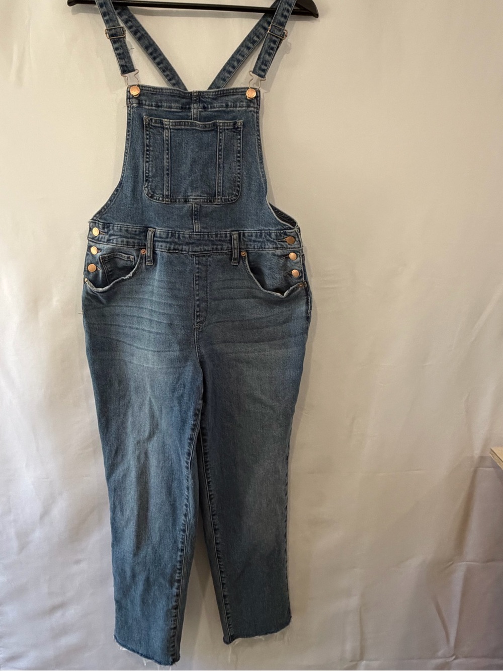 Universal Thread Medium Wash Distressed Denim Overalls Raw Hem Women's Size 10